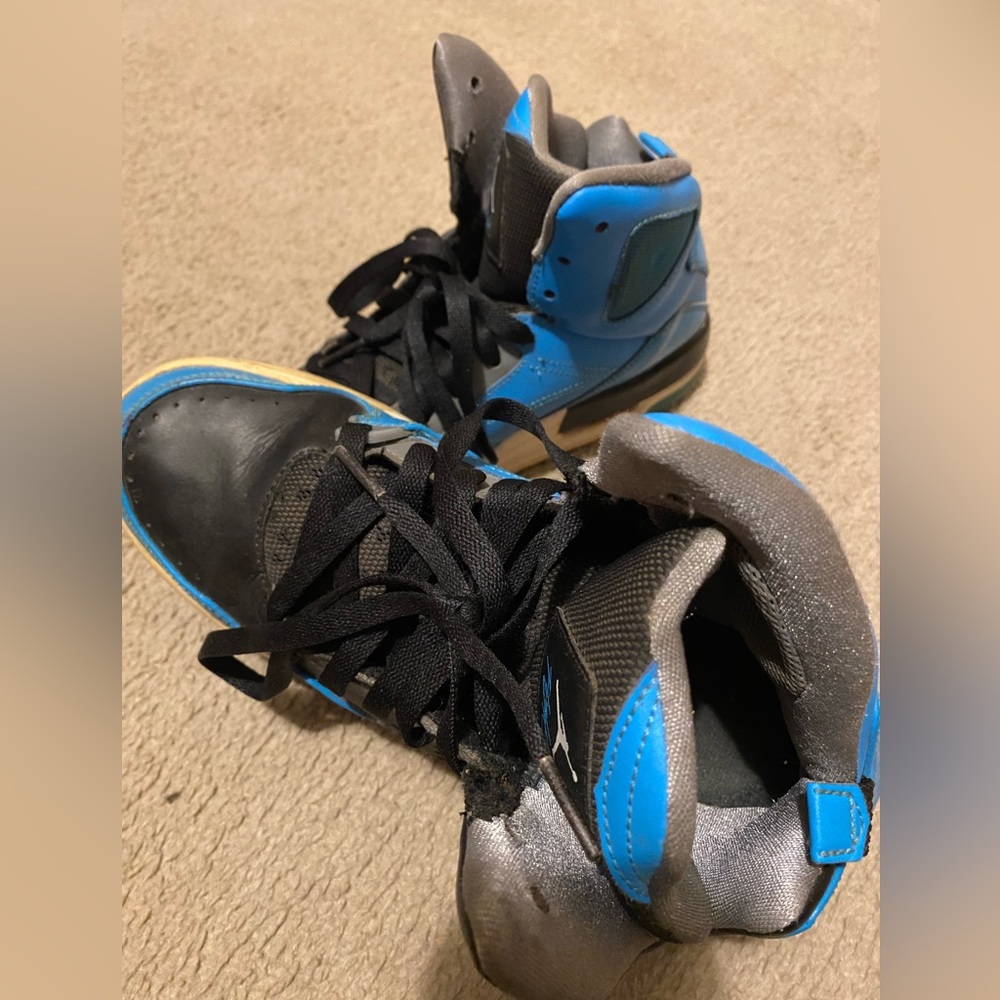 Nike Air Jordan Flight Basketball High Tops Size 6.5Y Black and Blue